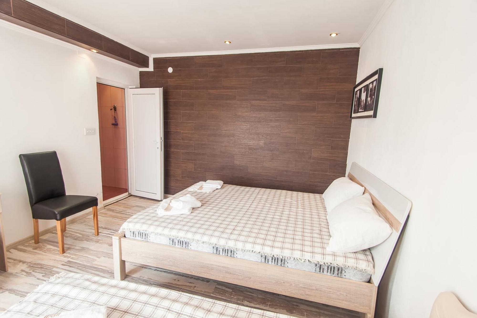 Rooms And Apartments Milana Bar Exterior photo
