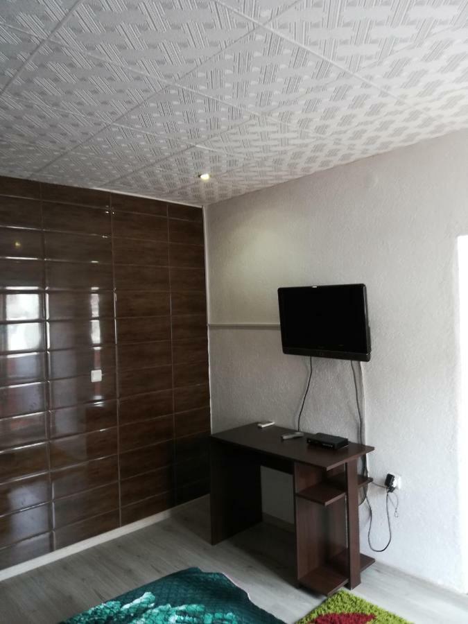 Rooms And Apartments Milana Bar Exterior photo